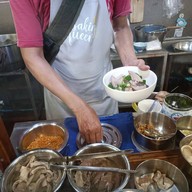 บรรยากาศ โจ๊กนาจา-ต้มเลือดหมู-ก๋วยจั๊บญวน