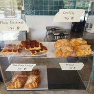 เมนูของร้าน LUNA Coffee x SOL Croissant ถนน นราธิวาสราชนครินทร์