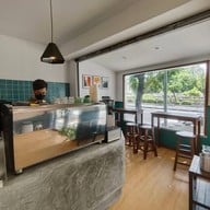 บรรยากาศ LUNA Coffee x SOL Croissant ถนน นราธิวาสราชนครินทร์