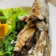 เมนูของร้าน ปลาเผาเขาสลัดได&VeggieHutResort