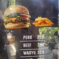 Hungry Monkey - สเต็กบางขุนเทียน ซอยเทียนทะเล22