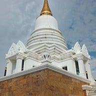 วัดมกุฏคีรีวันเขาใหญ่