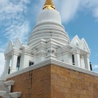 วัดมกุฏคีรีวันเขาใหญ่