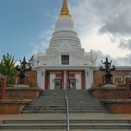 วัดมกุฏคีรีวันเขาใหญ่