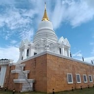 วัดมกุฏคีรีวันเขาใหญ่