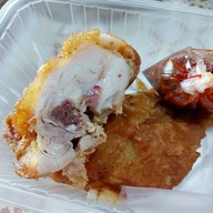 เมนูของร้าน เจ๊แดงสามย่าน ส้มตำ คอหมูย่าง ประตูน้ำ