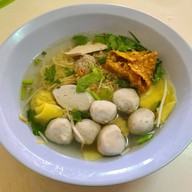 รสดี ก๋วยเตี๋ยวปลา หน้า รร.จีน