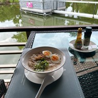 โรงแรมบ้านแมลงปอ