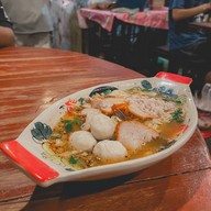 หมี่เกี๊ยวมากองต้า