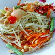 เมนูของร้าน เจ๊แดงสามย่าน ส้มตำ คอหมูย่าง ประตูน้ำ
