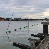 บรรยากาศ Captain Hook Riverfront Restaurant (กับตันฮุค เดอะริเวอร์ฟร้อนท์)