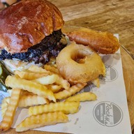 เมนูของร้าน Rock Me Burgers & Bar ลอยเคราะห์