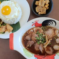 ก๋วยเตี๋ยวเรือเติมบุญ&อาหารตามสั่ง ตลาดนิคมบางปู