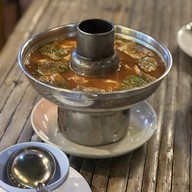 ใบไม้ บ่อตกกุ้ง