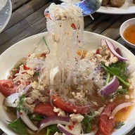 ใบไม้ บ่อตกกุ้ง