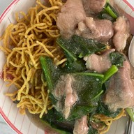 แม่เยื้องราดหน้ายอดผัก ซอยมังกร(1)