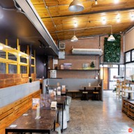 ZlowPoke スローポーク✨ ไก่ต้มน้ำปลา ชา กาแฟคั่วเอง✨ ZlowPoke スローポーク