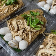 OJ หมี่คลุกโบราณ