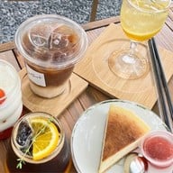 Goodthink cafe & bakery (กู๊ดติ้ง คาเฟ่ แอนด์ เบเกอรี่) ลาดกระบัง