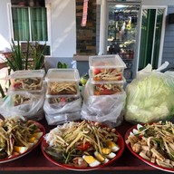 แซ่บนัว ยั่ว YES ตลาดจตุจักรลำพูน