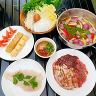 ก๋วยเตี๋ยวเรือโกเกื้อ ข้าวขาหมู -