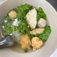 เมนูของร้าน ก๋วยเตี๋ยวแคะ สุชาดา(จู)วรจักร (คลองถม) คลองถม