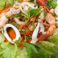 เมนูของร้าน Three Tree Beach