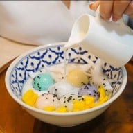 บัวลอยกลม KLOM Dessert House Ram 2