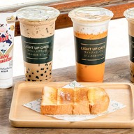 LIGHT UP CAFE x RABBIT HOLE สาขาสันติธรรม