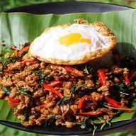 กะเพรา. ลูกชิ้นปิ้ง. นายท็อป 🍢🍢