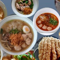 ก๋วยจั๊บญวนไทอุบล & อาหารตามสั่ง
