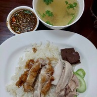 ข้าวมันไก่เจ๊ยี สาขา2 วัดอรุณฯ