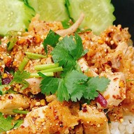 ข้าวมันไก่จ่าตู่ ยำไก่แซ่บ  เครื่องดื่ม อาหารตามสั่ง ข้าวไข่ข้น ร้านอยู่ ตรงข้าม บิ๊กซีมินิ นะคะ ติดร้านโมมิช็อป ตึกสีฟ้า