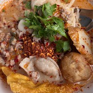 ตั๊วเหลา ก๋วยเตี๋ยวลูกชิ้นปลา