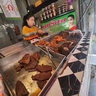 คุณเรียม เนื้อทอด หมูทอด ตลาดลุงเพิ่ม