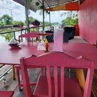 บรรยากาศ ร้านพวงชมพู อาหารป่า