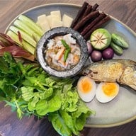 ขจร KaJohn หลานหลวง