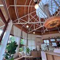 Lapuné Cafe and Scene