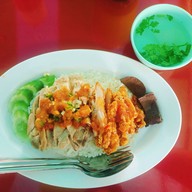 หน้าร้าน ข้าวมันไก่นายช่างยน ตลาดบางพลู บางบัวทอง