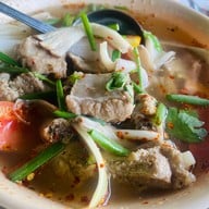 เมนูของร้าน ส้มตำป้าเอียดเกาะยอ