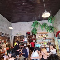 บรรยากาศ ก๋วยเตี๋ยวเรือโอฬาร ณ สันป่าข่อย