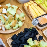 เจ๊สุขนมสด ขนมปังสังขยา (สาขาบางแสน)