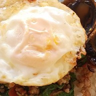 ข้าวผัดปู ข้าวผัดเจ้าสมุทร(ทะเล)&กระเพราวันทอง 2ใจ green bar หมู่บ้านนักกีฬา