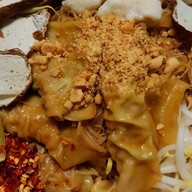 ผัดไทยครัวเฮียอ้วน เตี๋ยวแห้งโบราณ