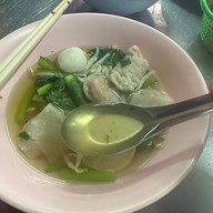 เกี๊ยวปลาเจ้ย้ง สาขา 1