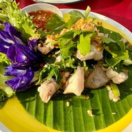 ลาบปลาจอมทอง ครัวแม่จินดา