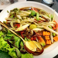 ตำไทบ้าน E-san Family Dinig