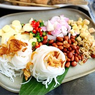 ตำไทบ้าน E-san Family Dinig