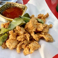 ลาบปลาจอมทอง ครัวแม่จินดา