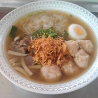 ก๋วยจั๊บญวนไทอุบล & อาหารตามสั่ง